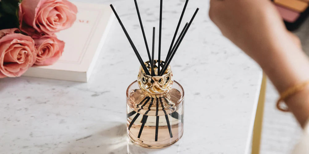 Utilisation du diffuseur de parfum à bâtonnets : les bons gestes pour une senteur optimale